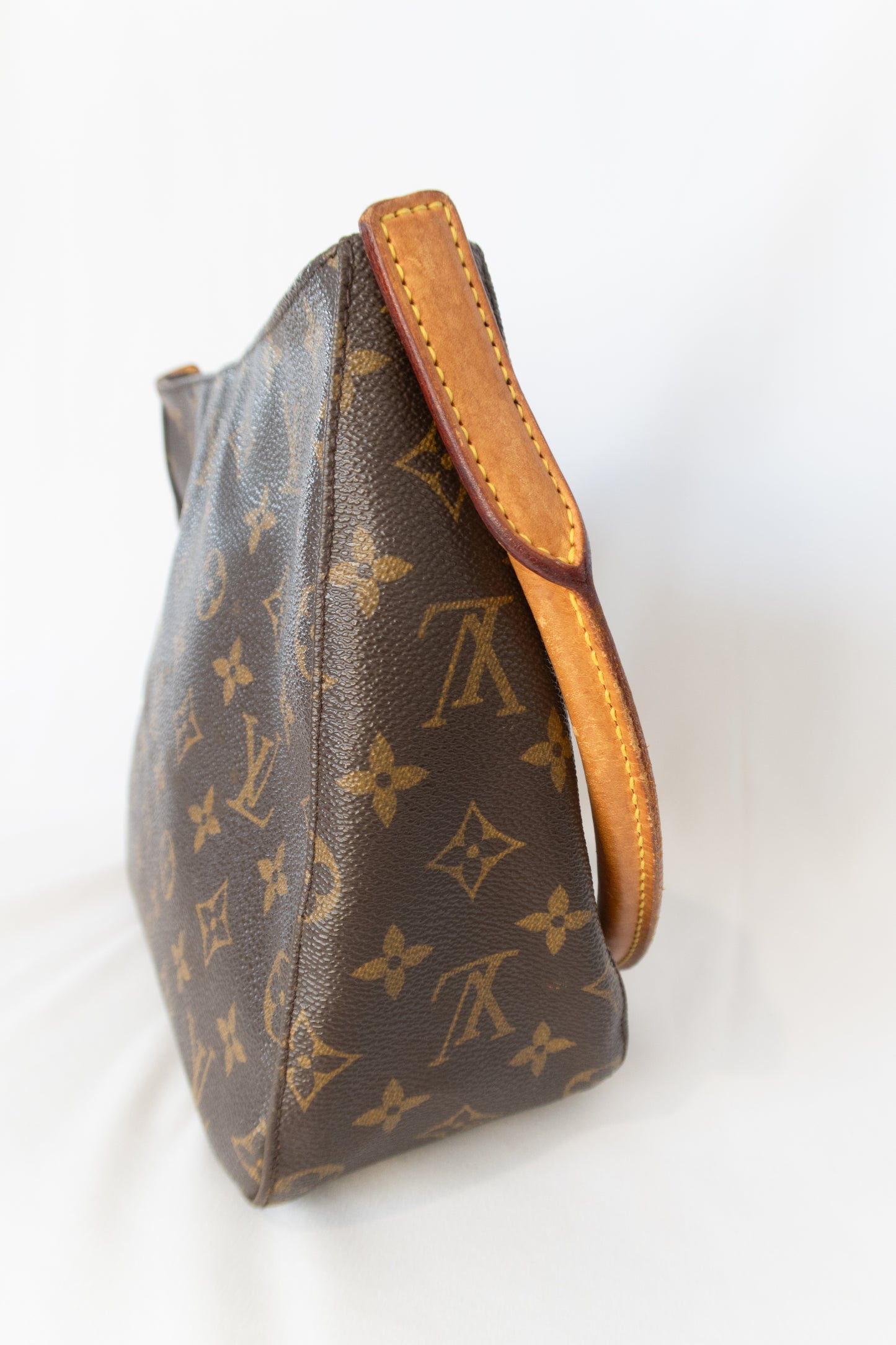 Louis Vuitton Looping MM Hobo Shoulder Bag