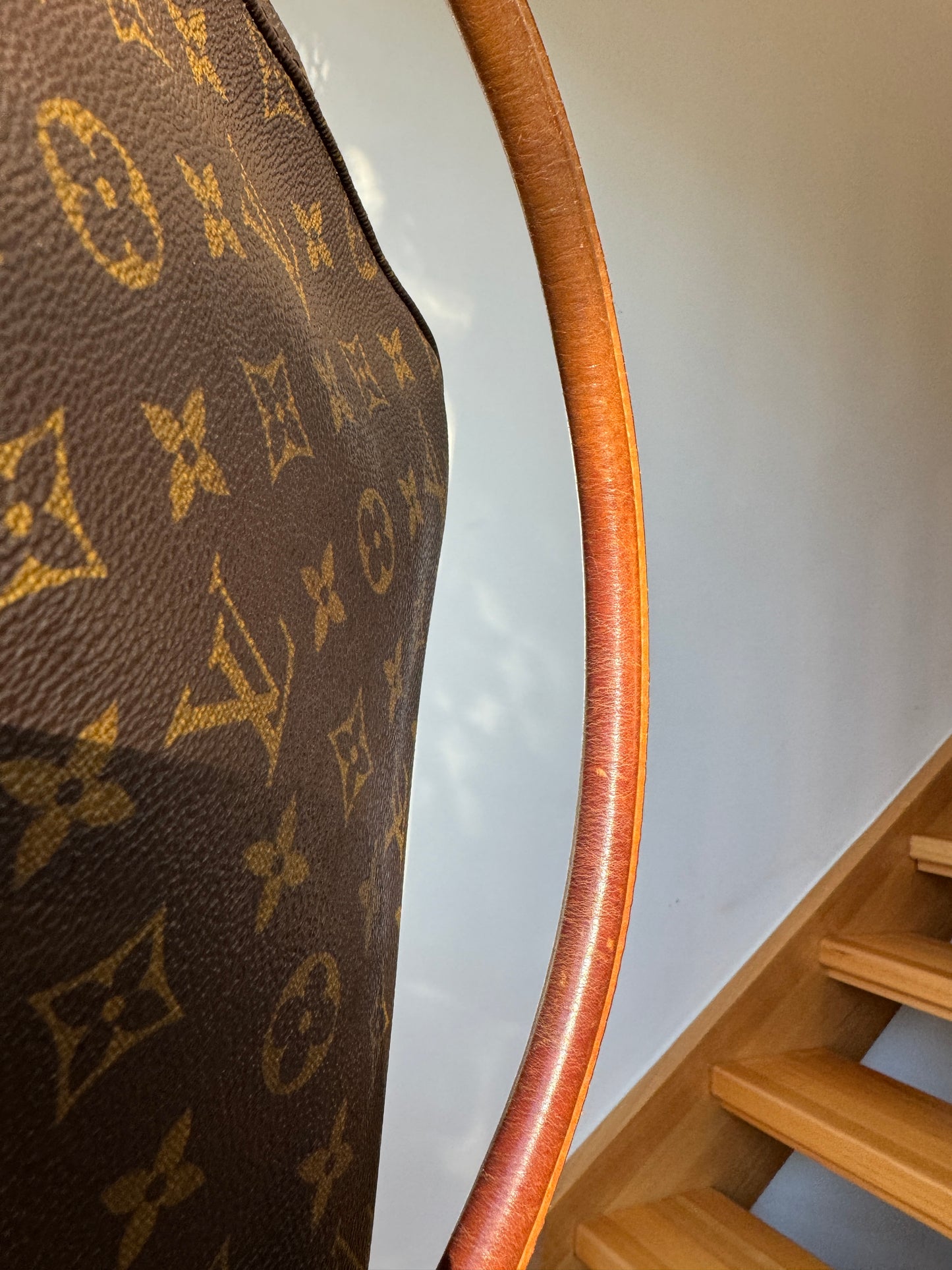 Louis Vuitton Looping MM Hobo Shoulder Bag
