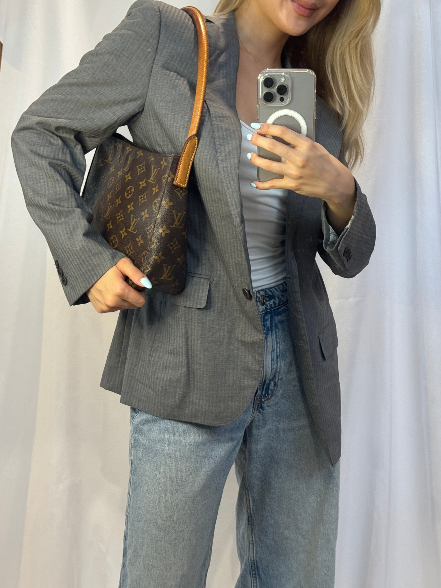 Louis Vuitton Looping MM Hobo Shoulder Bag