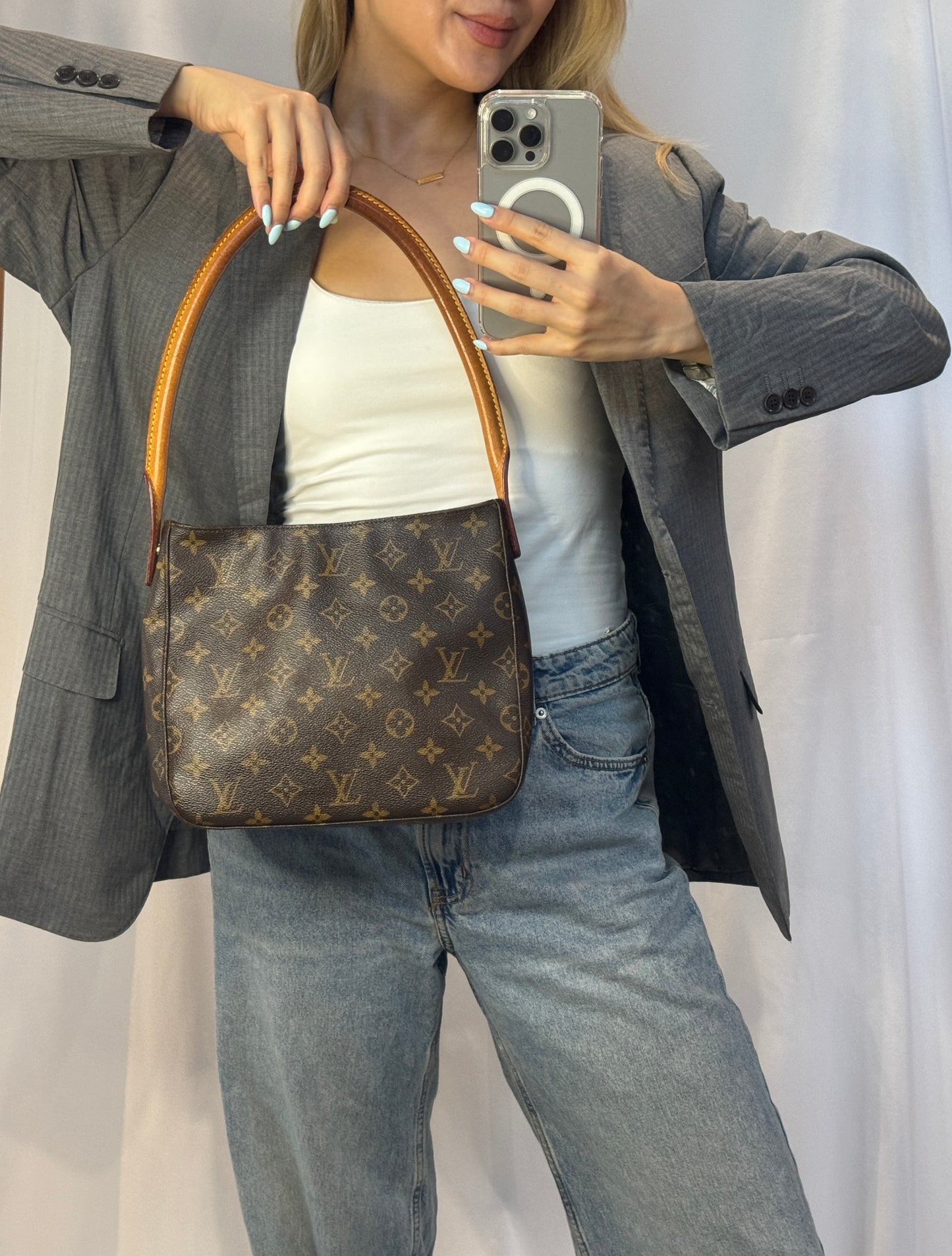 Louis Vuitton Looping MM Hobo Shoulder Bag