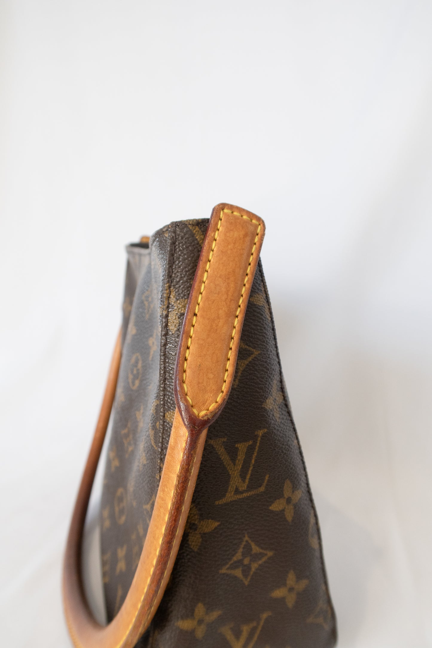 Louis Vuitton Looping MM Hobo Shoulder Bag