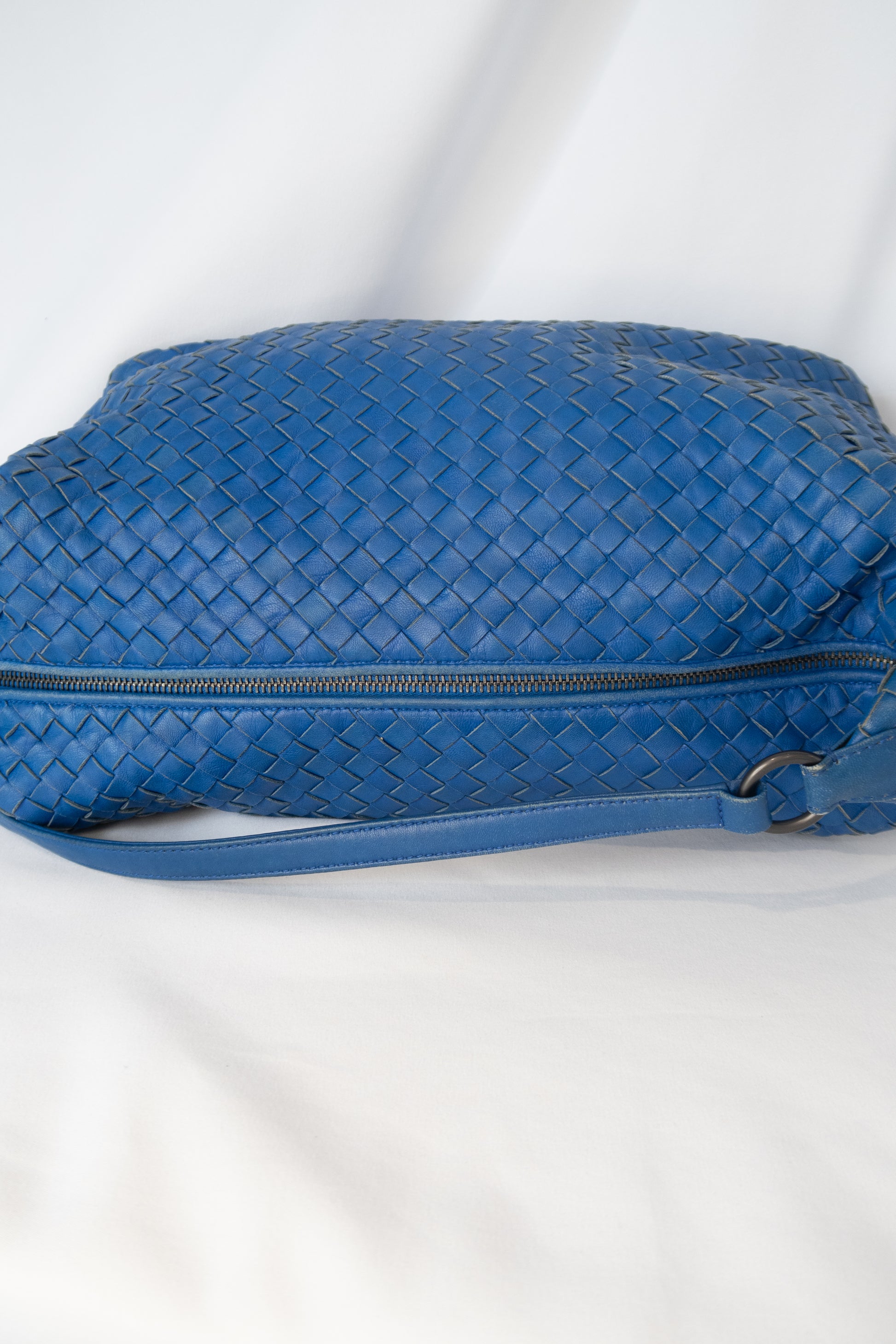 Bottega Veneta Blue Intrecciato Zip Hobo Shoulder Bag