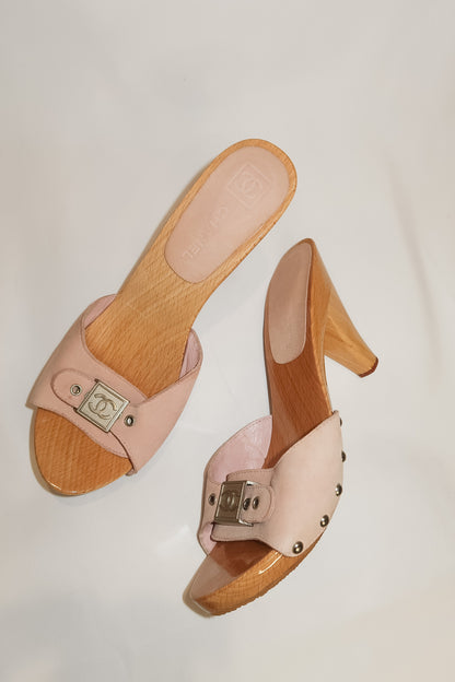 Chanel Cruise 2005 Baby Pink Suede Wooden Mule Heels Size 37