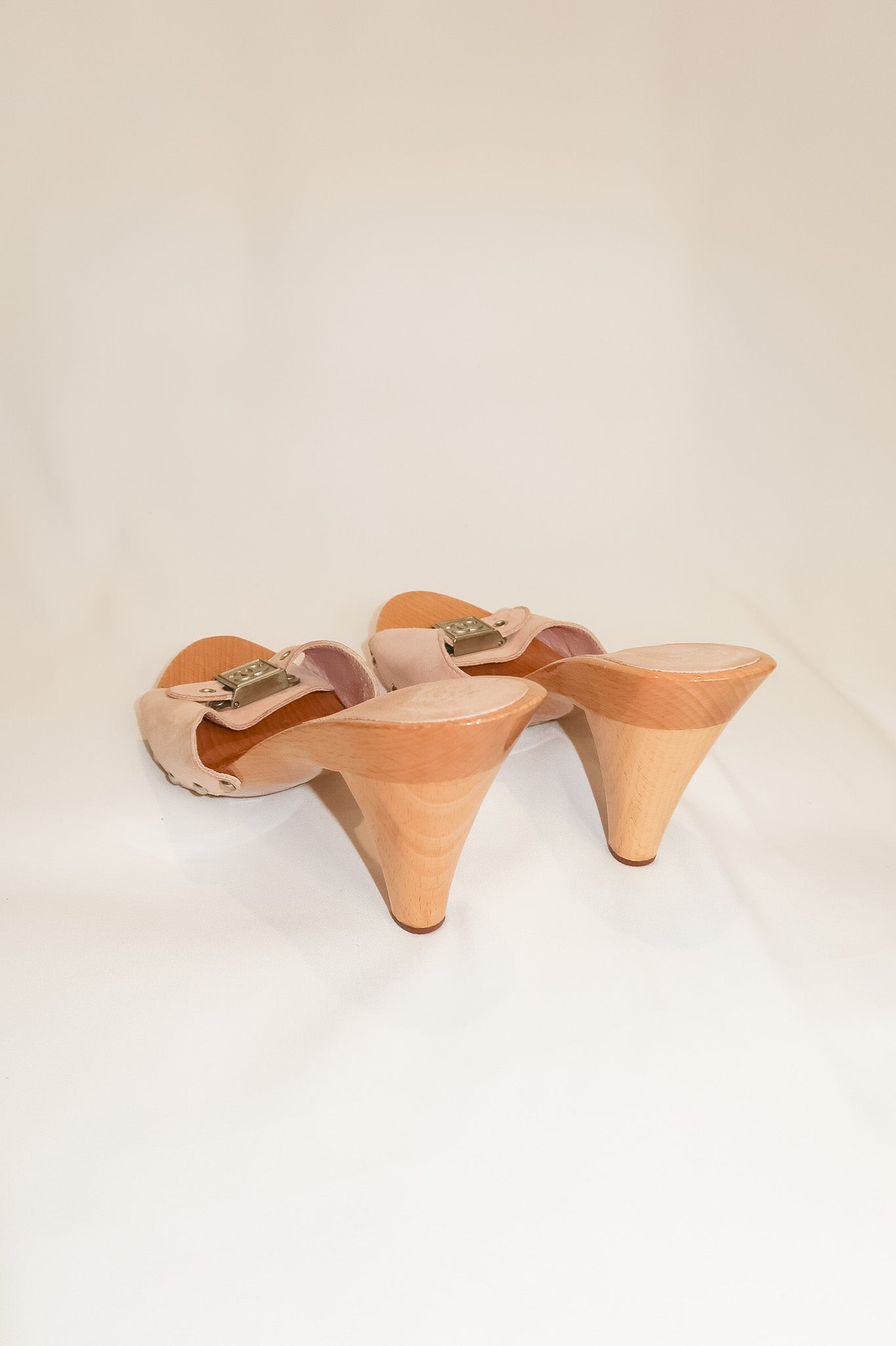 Chanel Cruise 2005 Baby Pink Suede Wooden Mule Heels Size 37