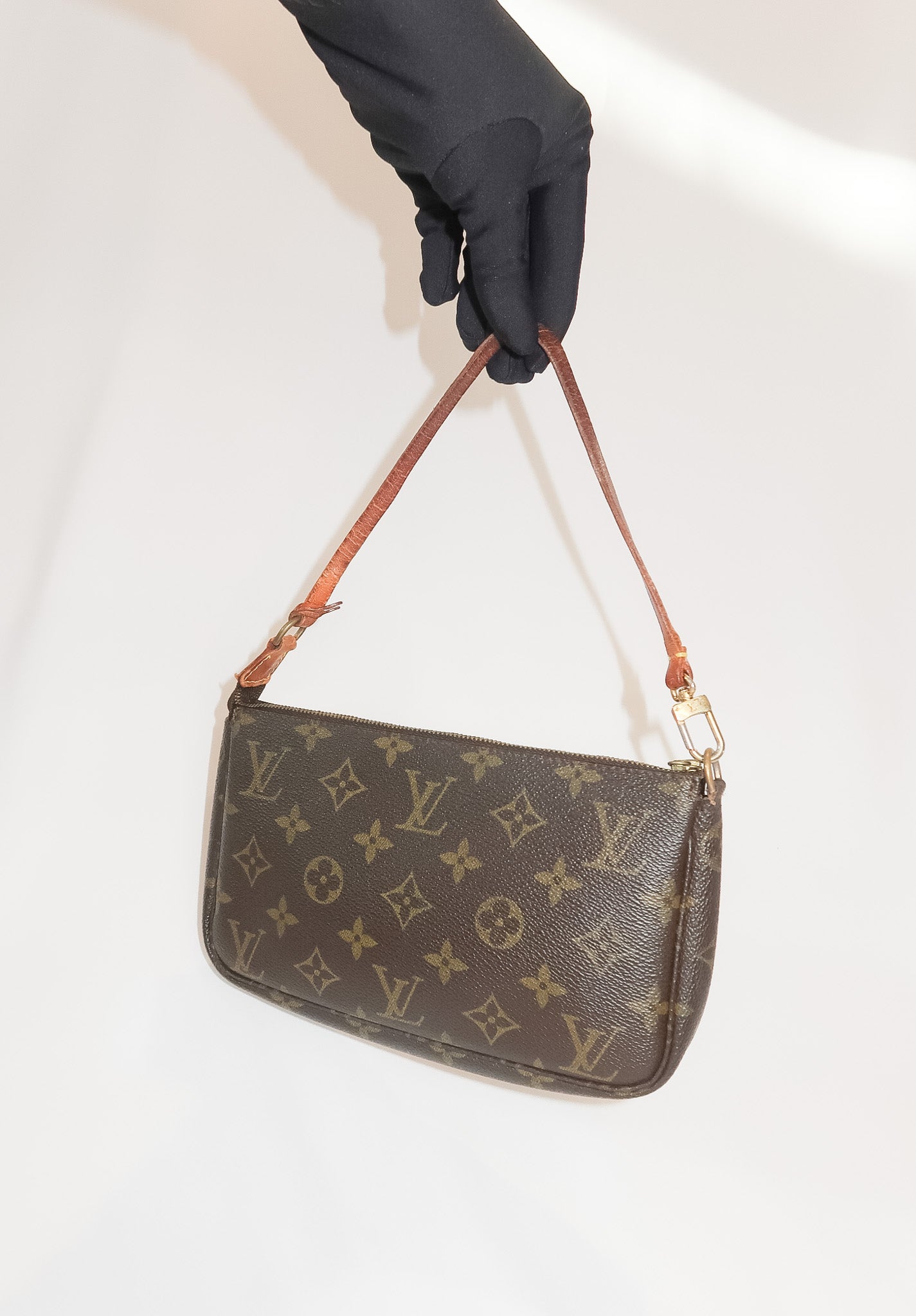 Louis Vuitton Monogram Pochette